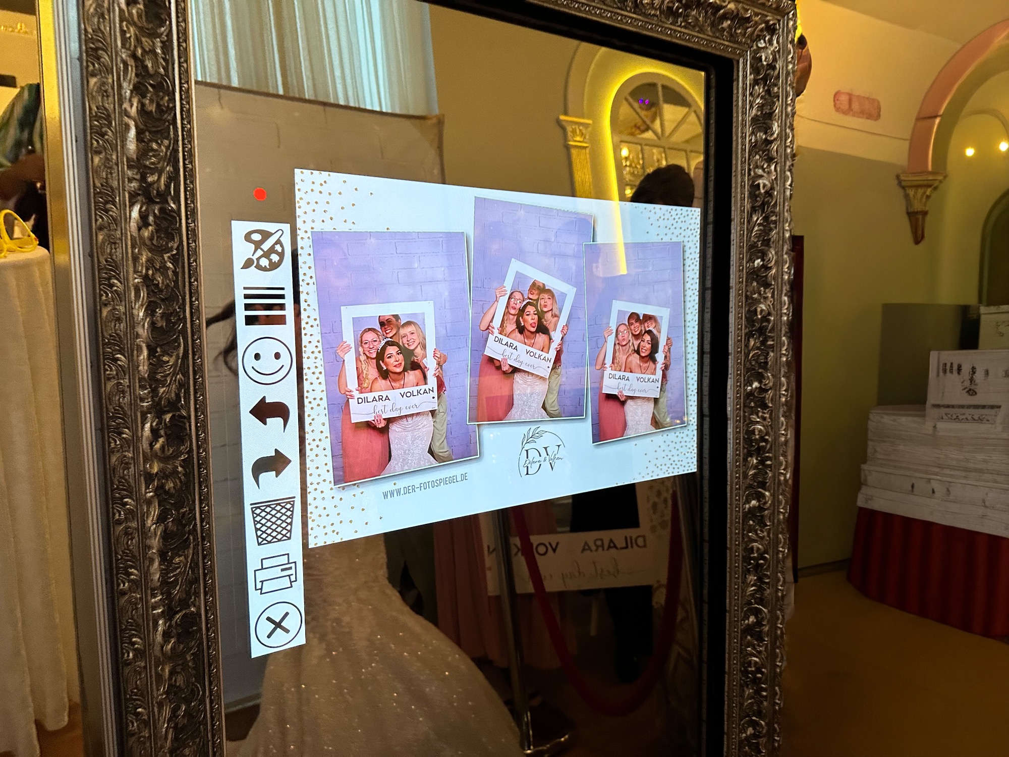 Fotospiegel Layout Vorschau Fotospiegel zeigt Dreier Collage Layout direkt auf dem Display